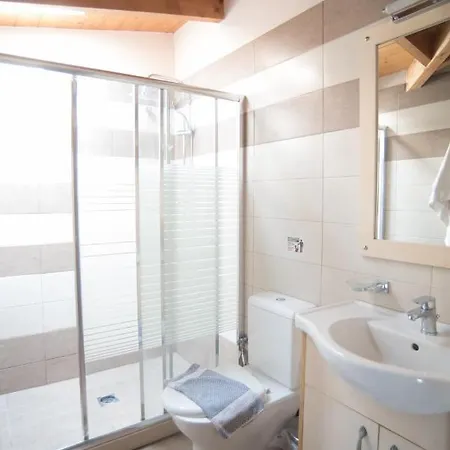 Artemis Lefkada City