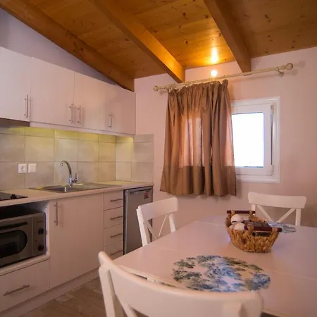 Aparthotel Artemis 3*